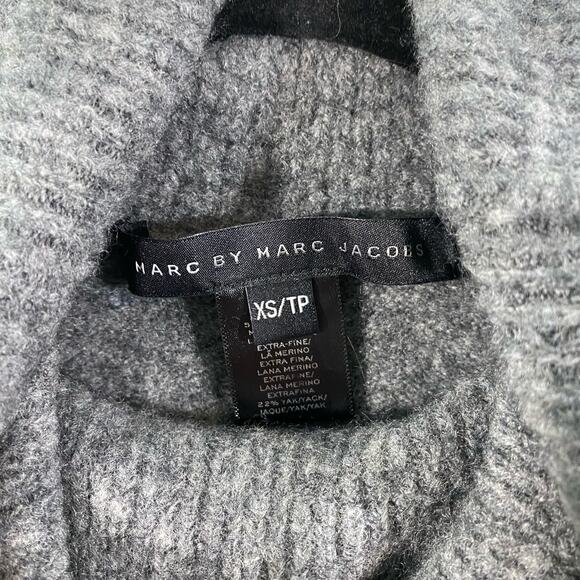 Marc by Marc Jacocbs Charcoal Grey Turtleneck Merino Wool Blend Sweater Size S - Picture 6 of 8